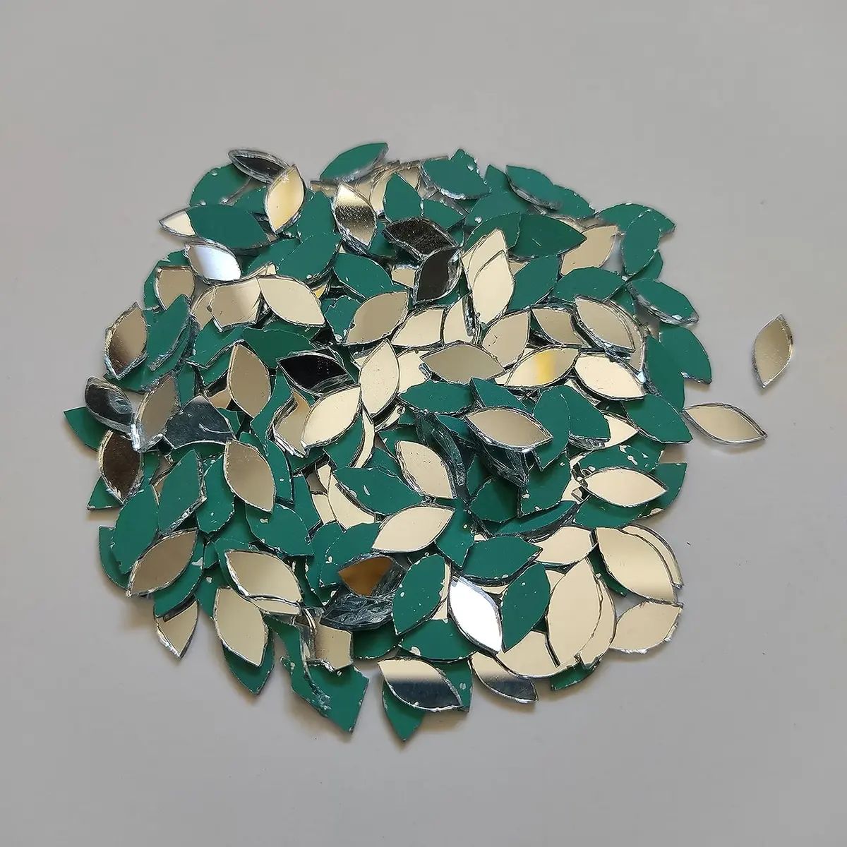 200 Pcs DIY Small Craft Mirrors Eye, Shape for Crafts Projects, Decoration 10mm